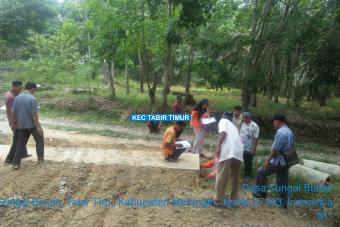Pembuatan Plat Deker Jalan Nuri Tahap I Desa Sungai Bulian